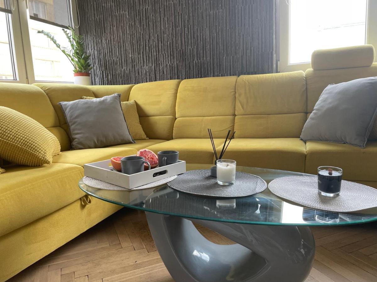 Grey Gucci Apartment City Center Varsavia Esterno foto