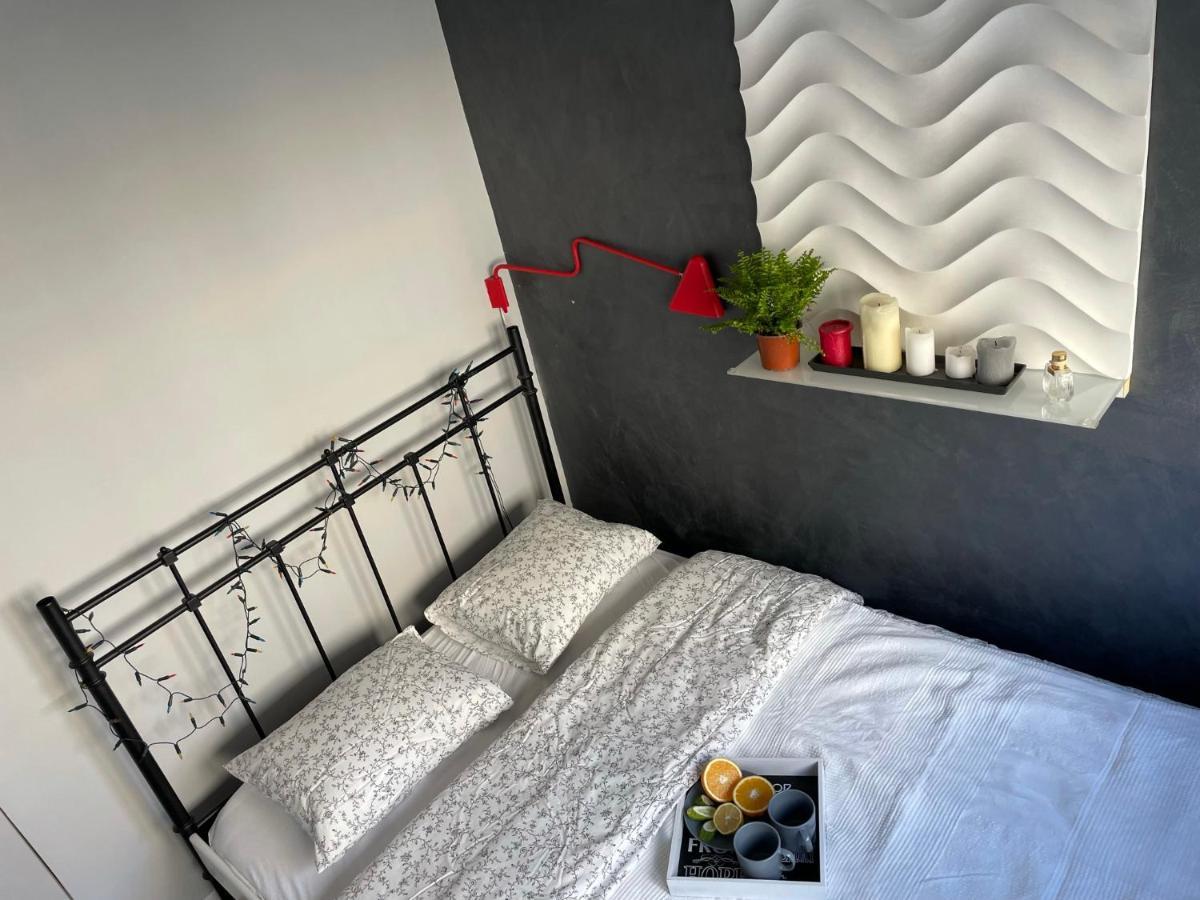 Grey Gucci Apartment City Center Varsavia Esterno foto