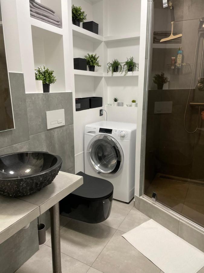 Grey Gucci Apartment City Center Varsavia Esterno foto