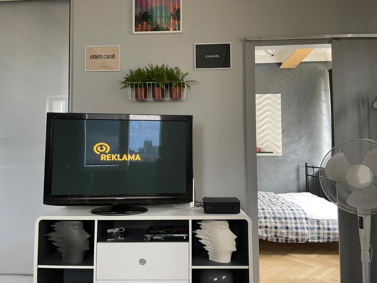 Grey Gucci Apartment City Center Varsavia Esterno foto
